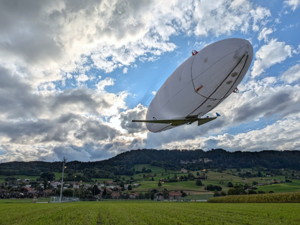 Hybrid-Fluggleiter von Levitate im Einsatz Hybrid-Fluggleiter im Einsatz